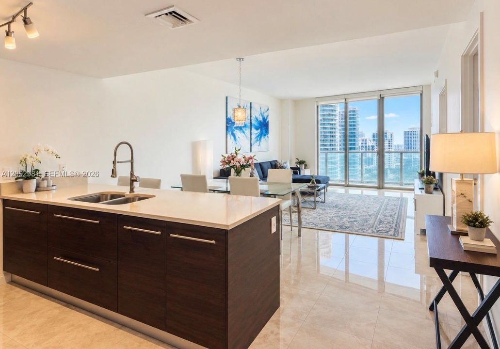 For Rent: $3,600 (1 beds, 1 baths, 798 Square Feet)