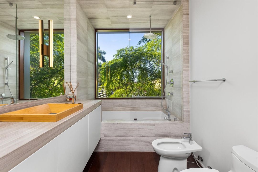 Guest Bath 6