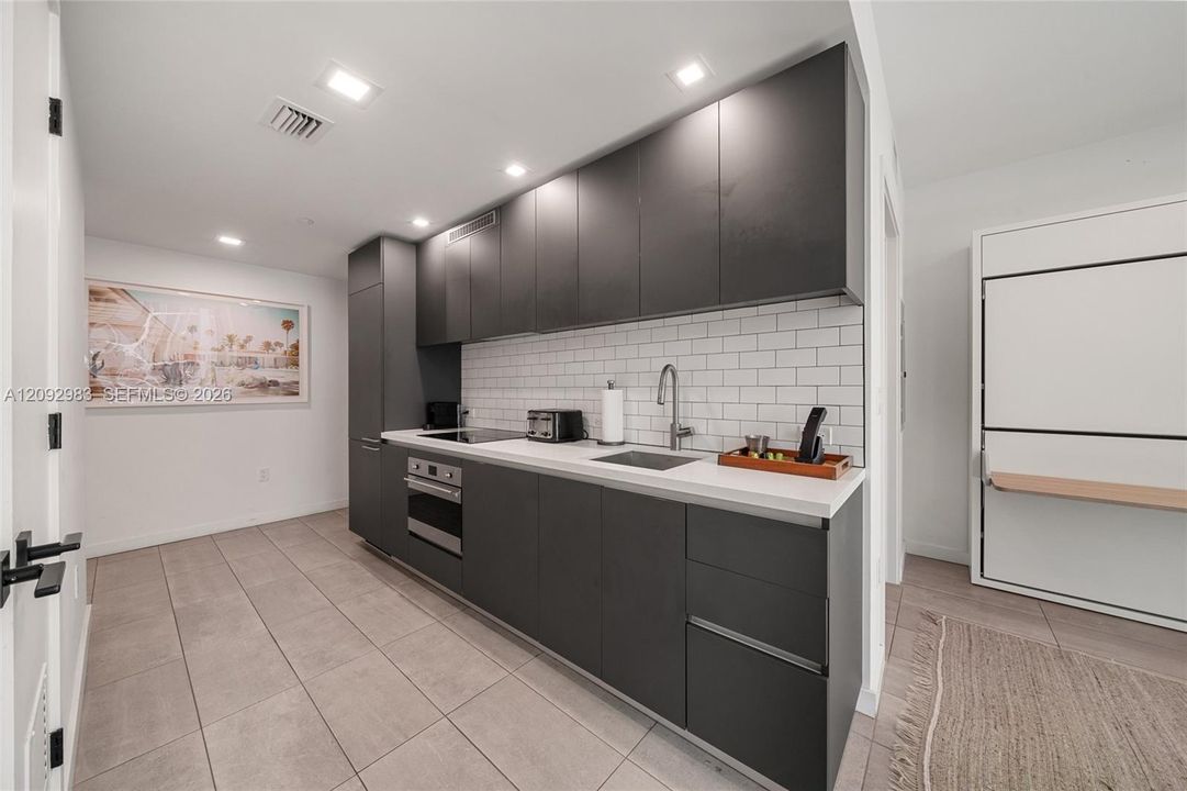For Rent: $2,700 (0 beds, 1 baths, 446 Square Feet)