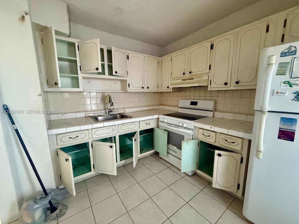 В аренду: $1,400 (1 спален, 1 ванн, 730 Квадратных фут)