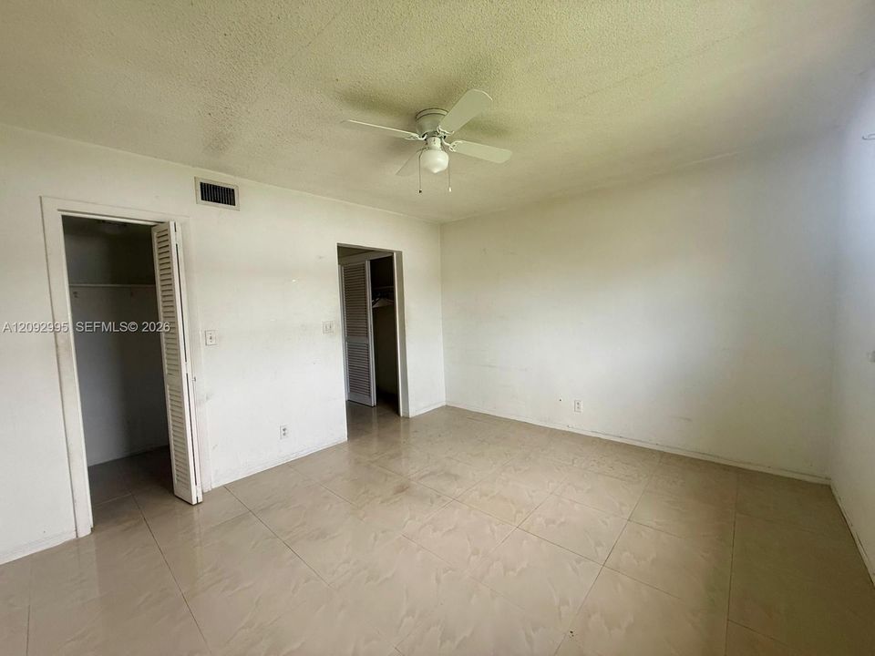 В аренду: $1,400 (1 спален, 1 ванн, 730 Квадратных фут)