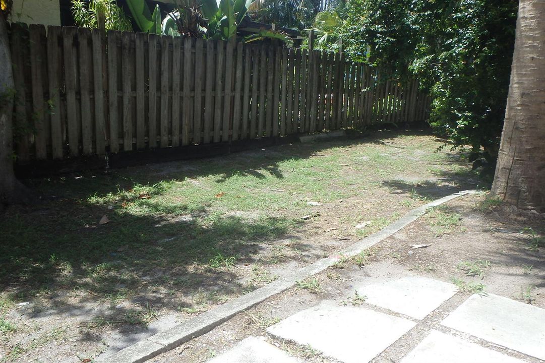 4 side yard