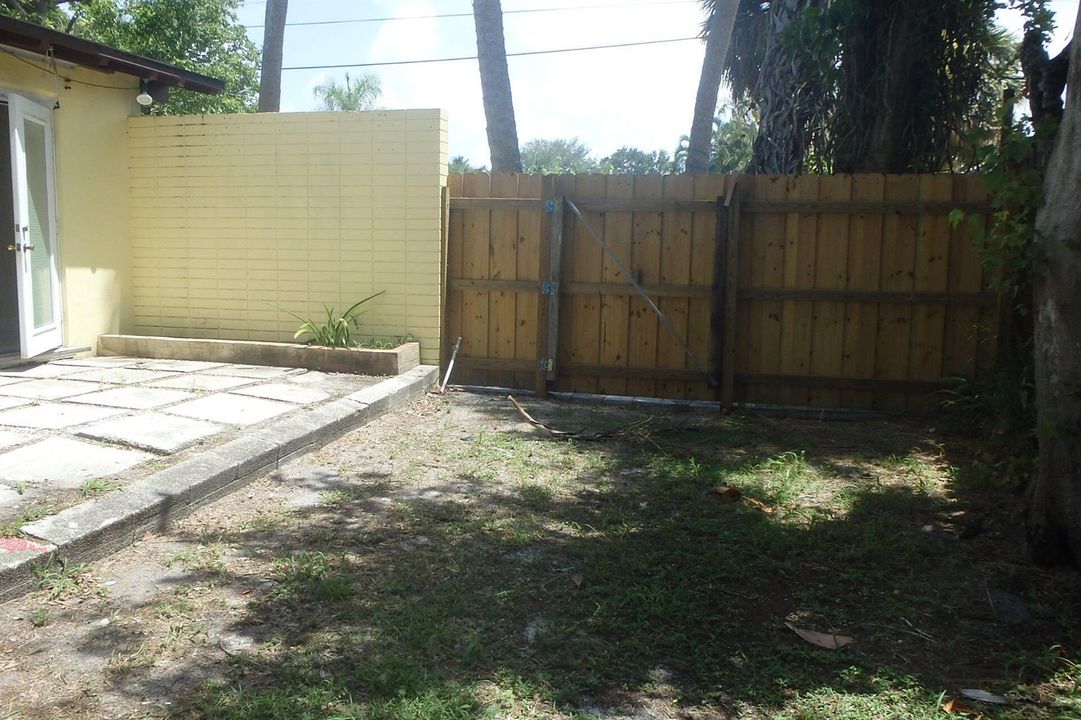 3 side yard