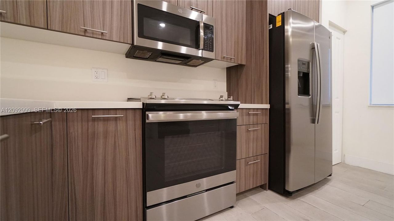 For Rent: $3,300 (3 beds, 2 baths, 1315 Square Feet)