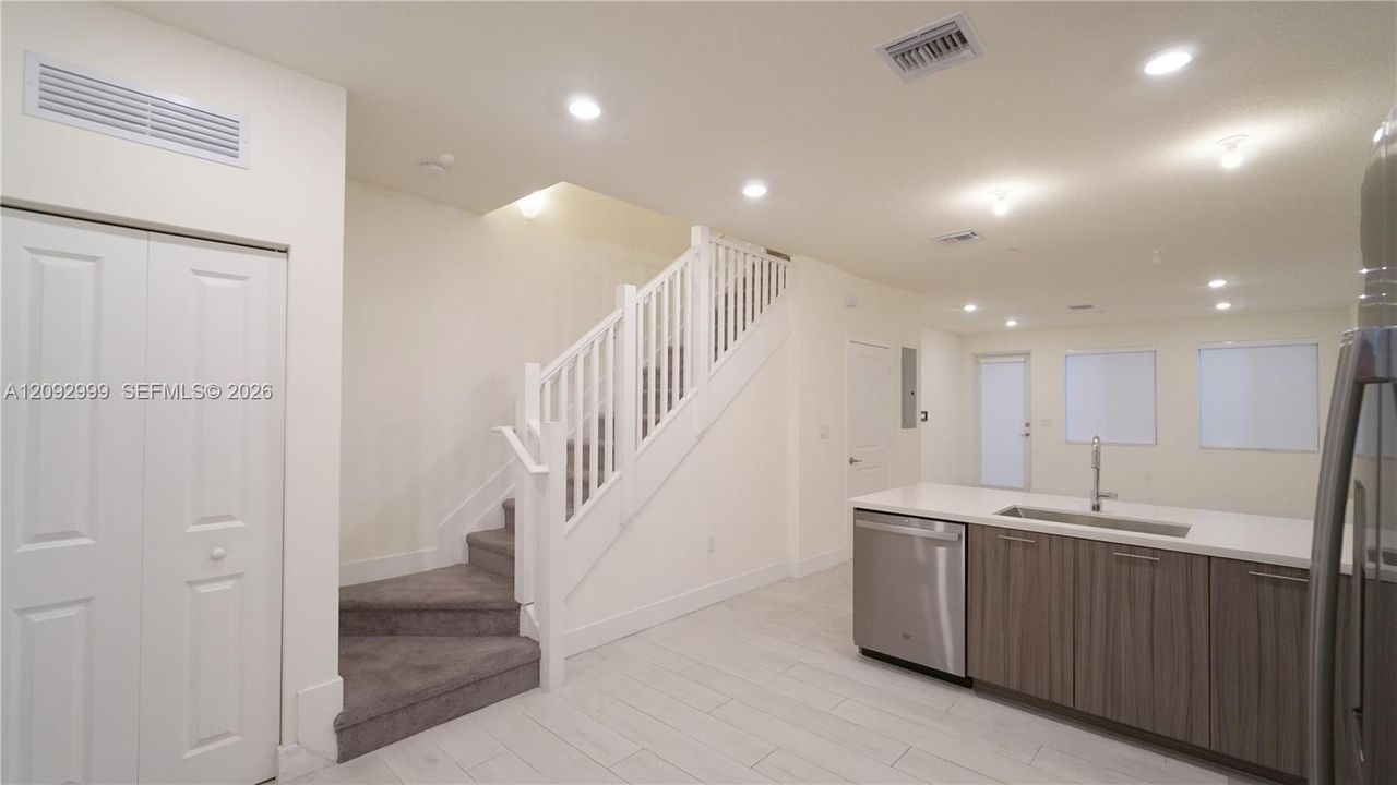 For Rent: $3,300 (3 beds, 2 baths, 1315 Square Feet)