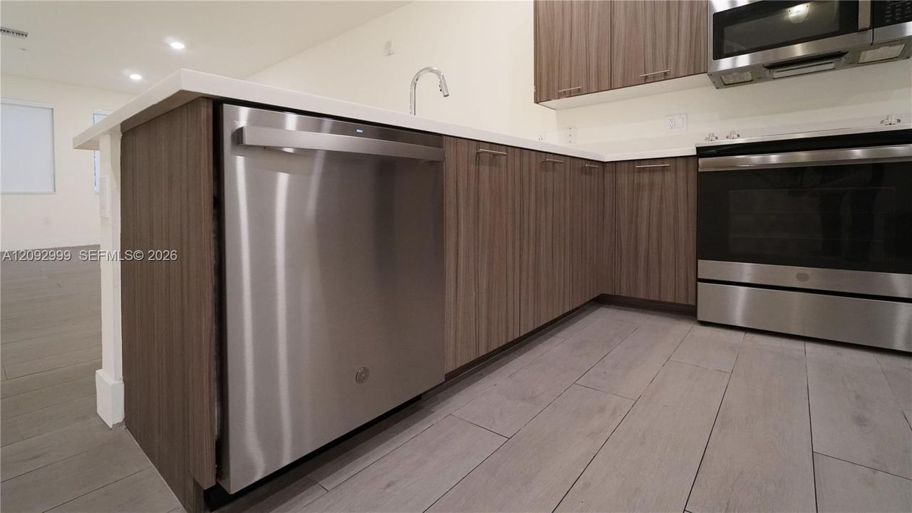 For Rent: $3,300 (3 beds, 2 baths, 1315 Square Feet)