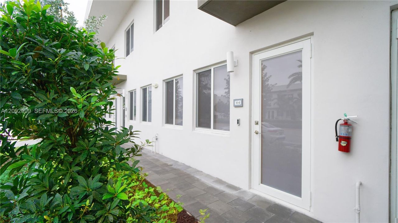 For Rent: $3,300 (3 beds, 2 baths, 1315 Square Feet)