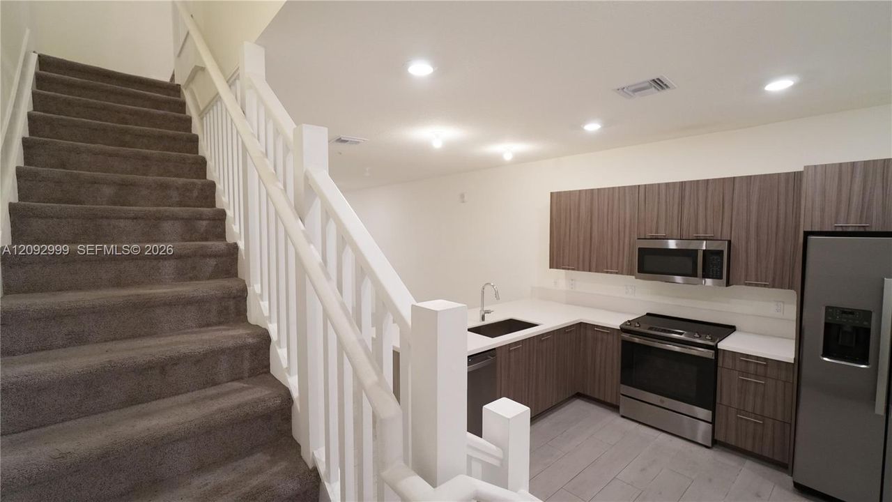 For Rent: $3,300 (3 beds, 2 baths, 1315 Square Feet)
