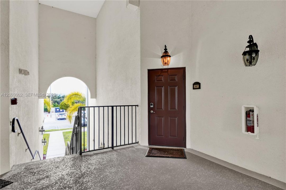 For Sale: $485,000 (3 beds, 2 baths, 1256 Square Feet)