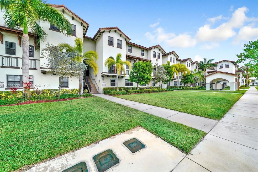 For Sale: $485,000 (3 beds, 2 baths, 1256 Square Feet)