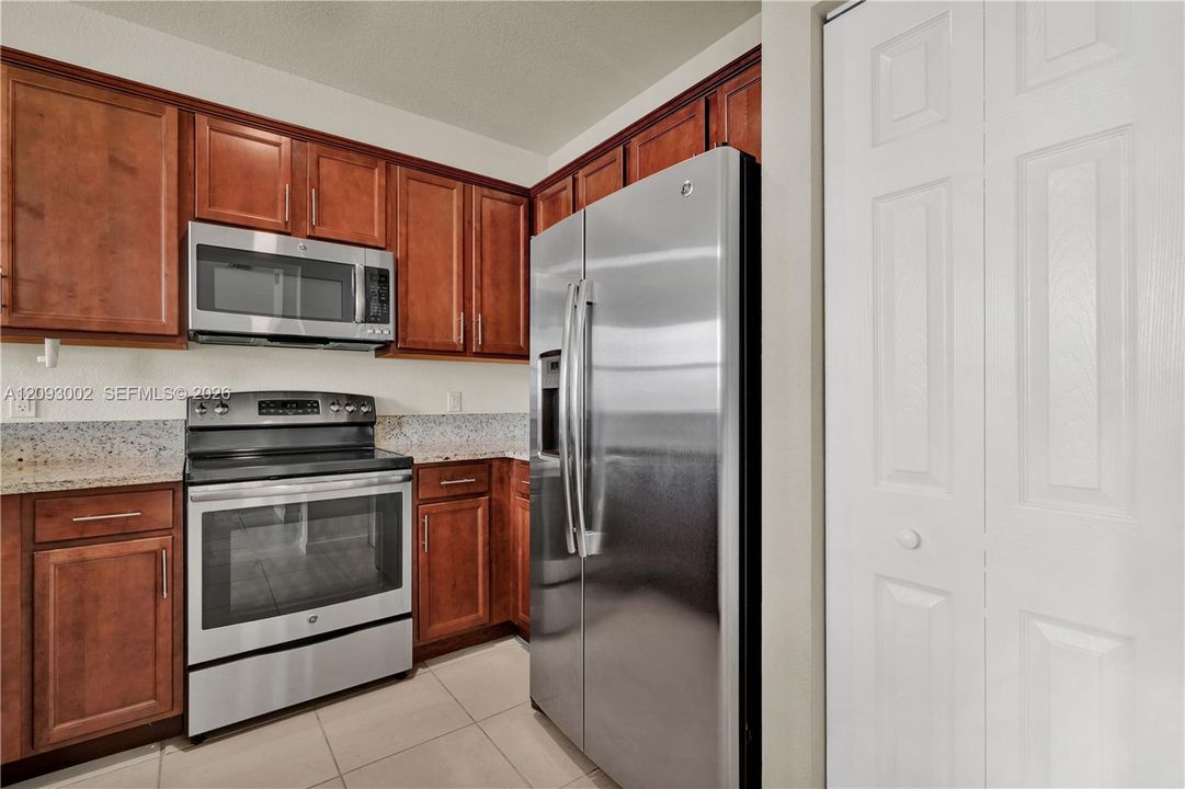 For Sale: $485,000 (3 beds, 2 baths, 1256 Square Feet)