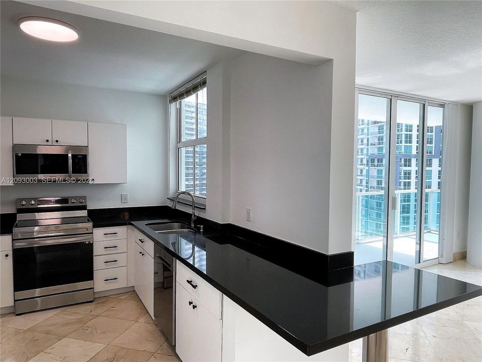 В аренду: $5,150 (3 спален, 2 ванн, 1551 Квадратных фут)