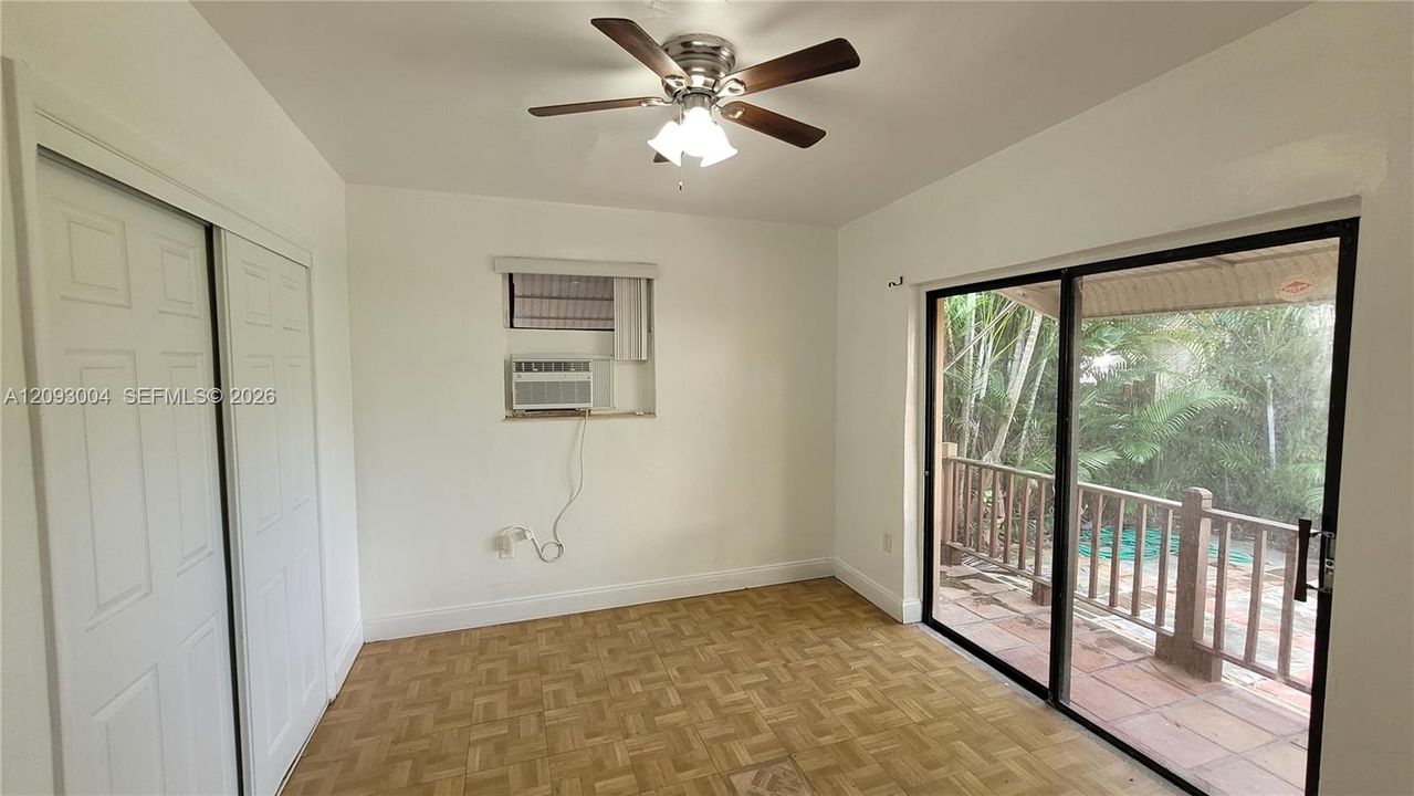 出租: $4,500 (4 贝兹, 3 浴室, 1588 平方英尺)