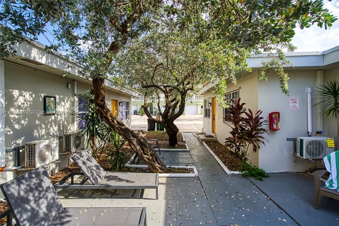 For Sale: $3,500,000 (0.14 acres)