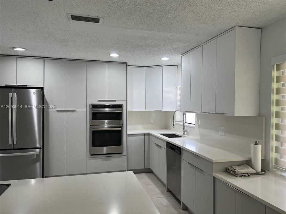 En Renta: $4,700 (4 camas, 2 baños, 2063 Pies cuadrados)