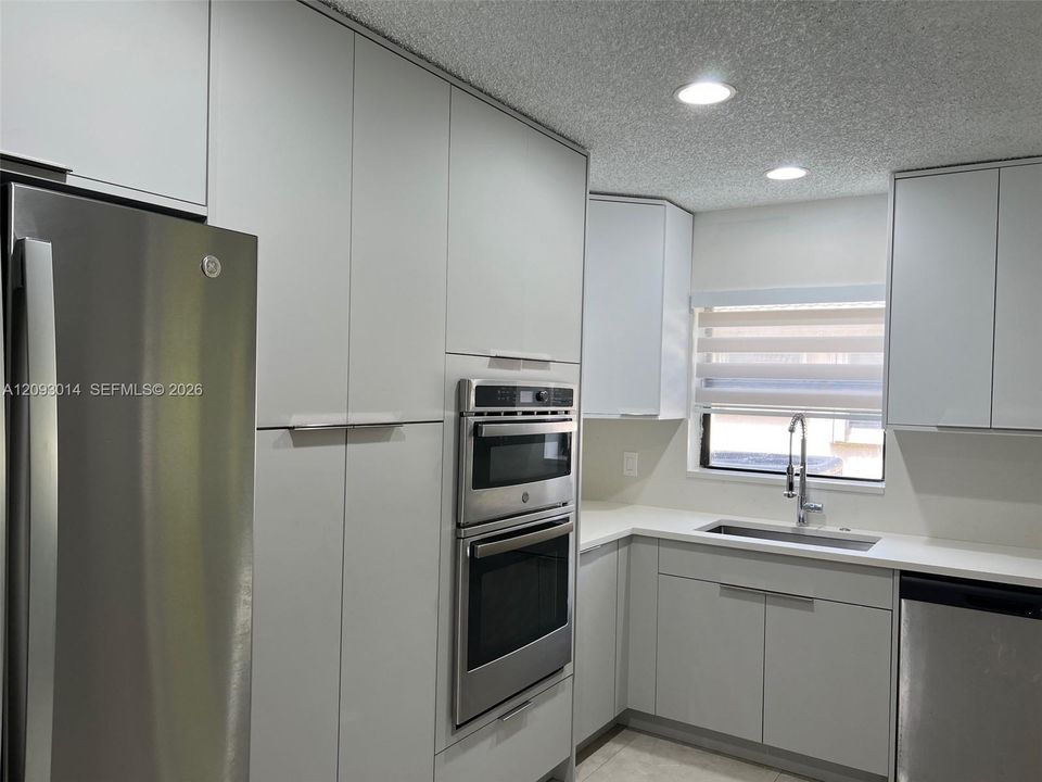 En Renta: $4,700 (4 camas, 2 baños, 2063 Pies cuadrados)