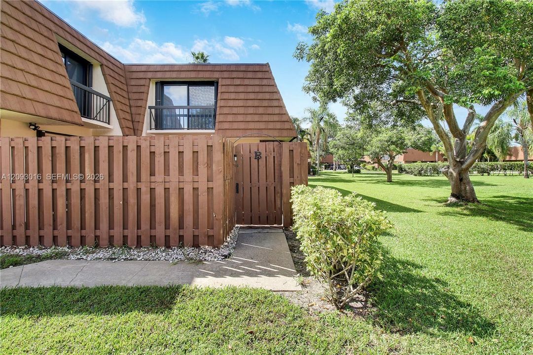 For Rent: $4,900 (2 beds, 2 baths, 1470 Square Feet)