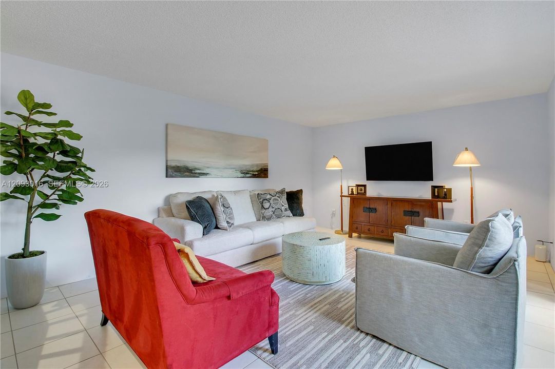 For Rent: $4,900 (2 beds, 2 baths, 1470 Square Feet)
