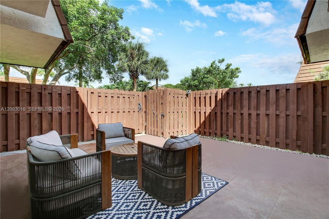 For Rent: $4,900 (2 beds, 2 baths, 1470 Square Feet)