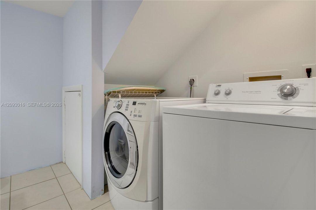 For Rent: $4,900 (2 beds, 2 baths, 1470 Square Feet)