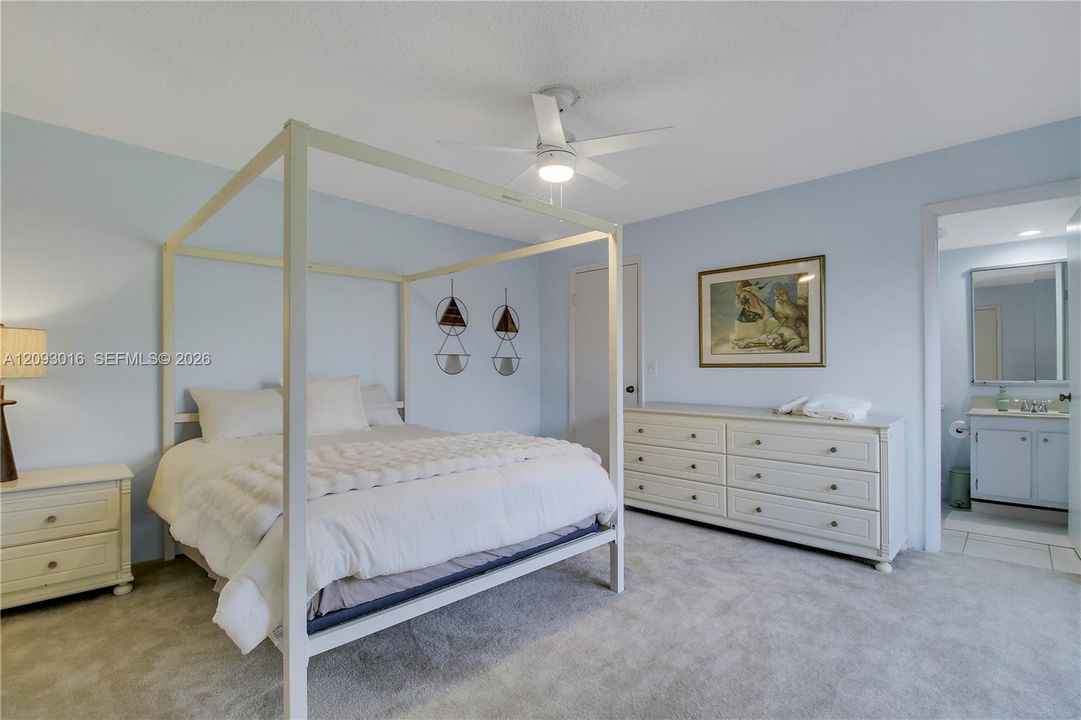 For Rent: $4,900 (2 beds, 2 baths, 1470 Square Feet)