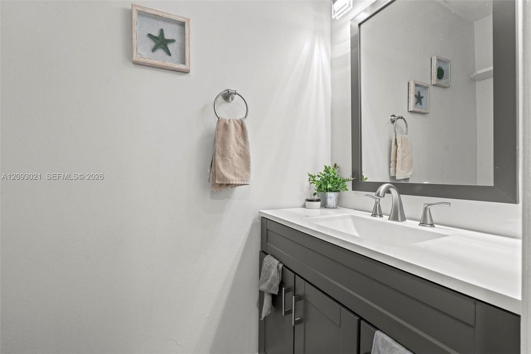 For Sale: $269,000 (2 beds, 1 baths, 1150 Square Feet)