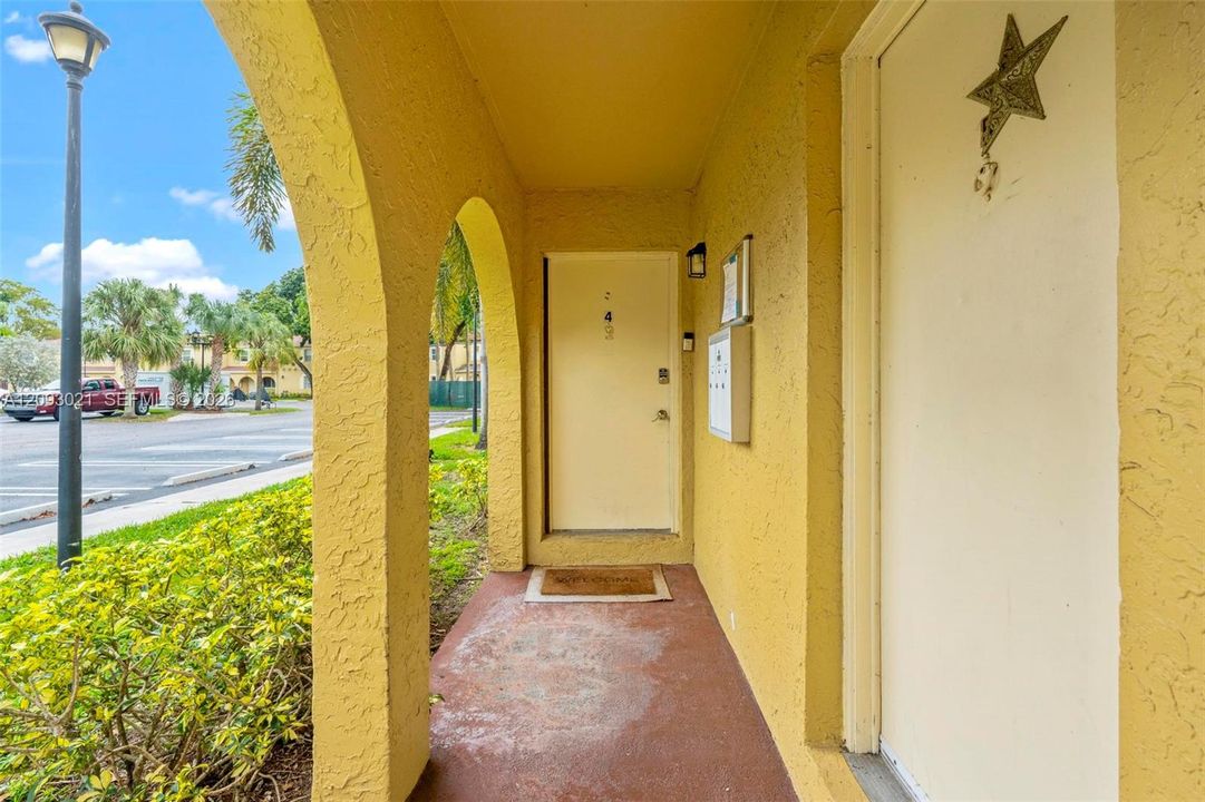 For Sale: $269,000 (2 beds, 1 baths, 1150 Square Feet)
