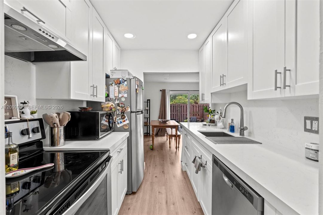 For Sale: $269,000 (2 beds, 1 baths, 1150 Square Feet)