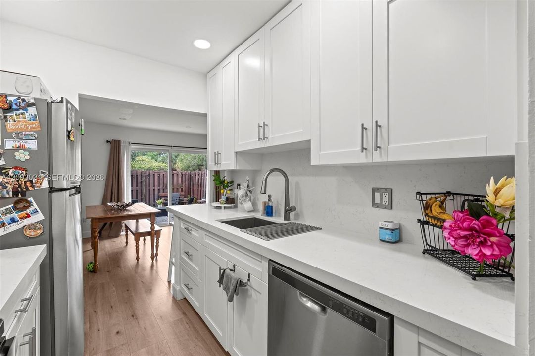 For Sale: $269,000 (2 beds, 1 baths, 1150 Square Feet)