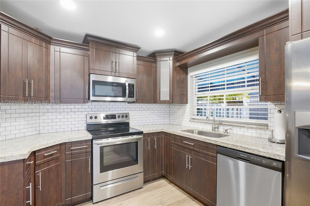 For Sale: $459,900 (3 beds, 2 baths, 1467 Square Feet)