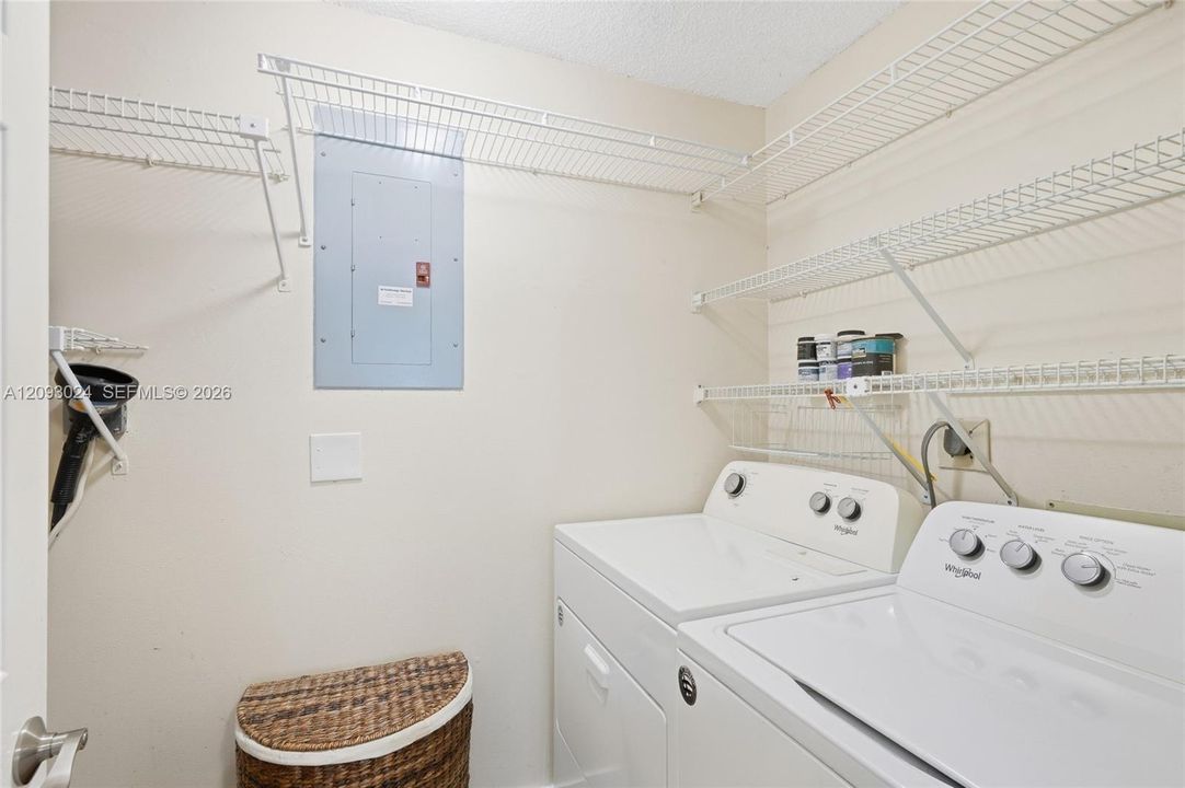 For Sale: $459,900 (3 beds, 2 baths, 1467 Square Feet)