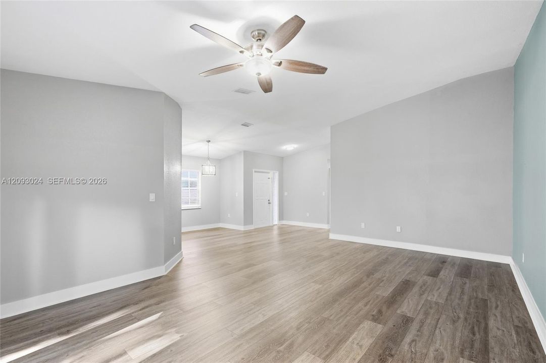For Sale: $459,900 (3 beds, 2 baths, 1467 Square Feet)