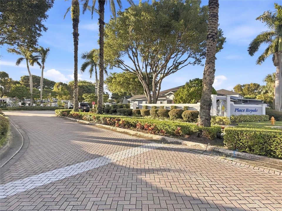 For Sale: $459,900 (3 beds, 2 baths, 1467 Square Feet)