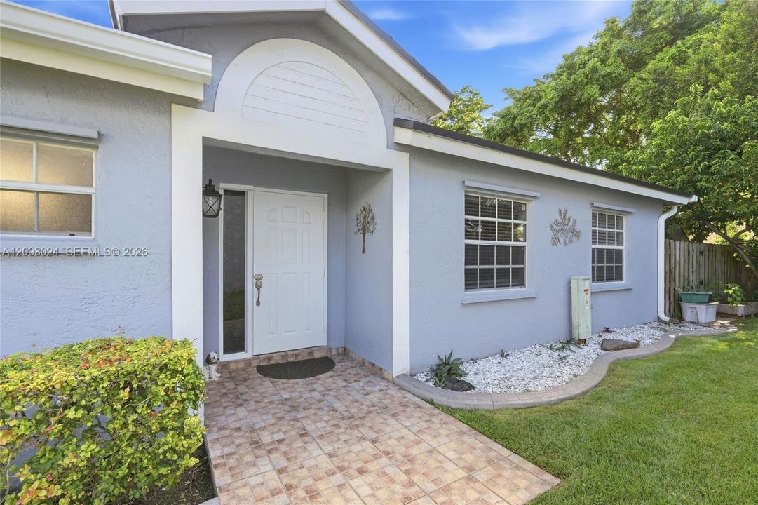 For Sale: $459,900 (3 beds, 2 baths, 1467 Square Feet)