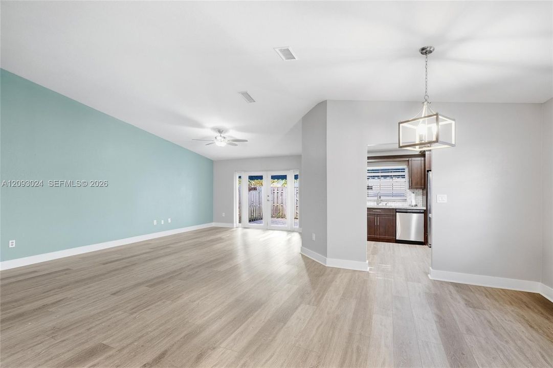 For Sale: $459,900 (3 beds, 2 baths, 1467 Square Feet)