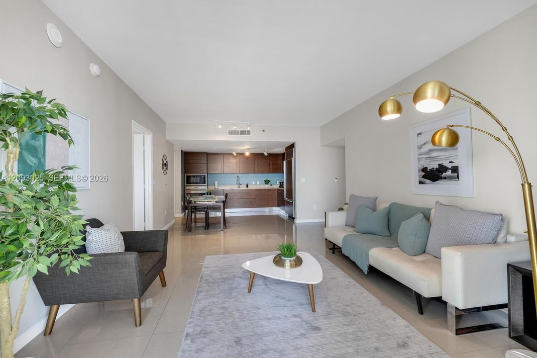 В аренду: $4,300 (1 спален, 1 ванн, 898 Квадратных фут)