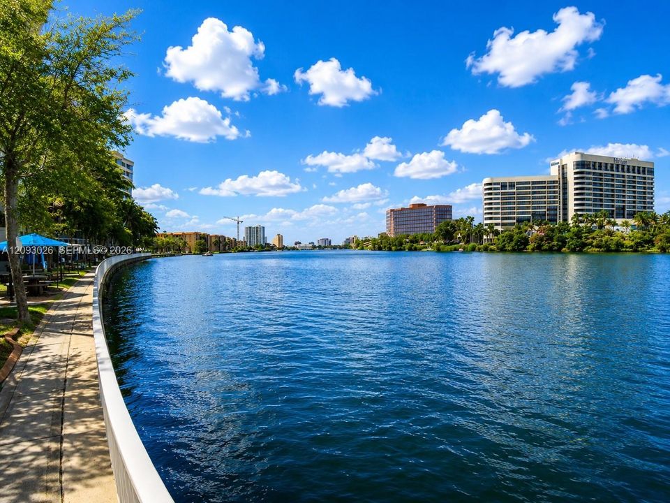 For Rent: $2,490 (2 beds, 1 baths, 855 Square Feet)