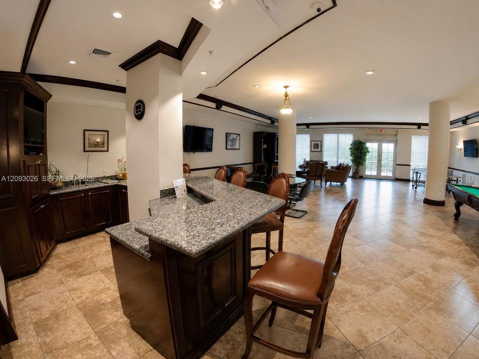For Rent: $2,490 (2 beds, 1 baths, 855 Square Feet)