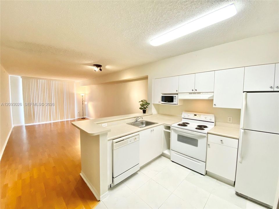 For Rent: $2,490 (2 beds, 1 baths, 855 Square Feet)