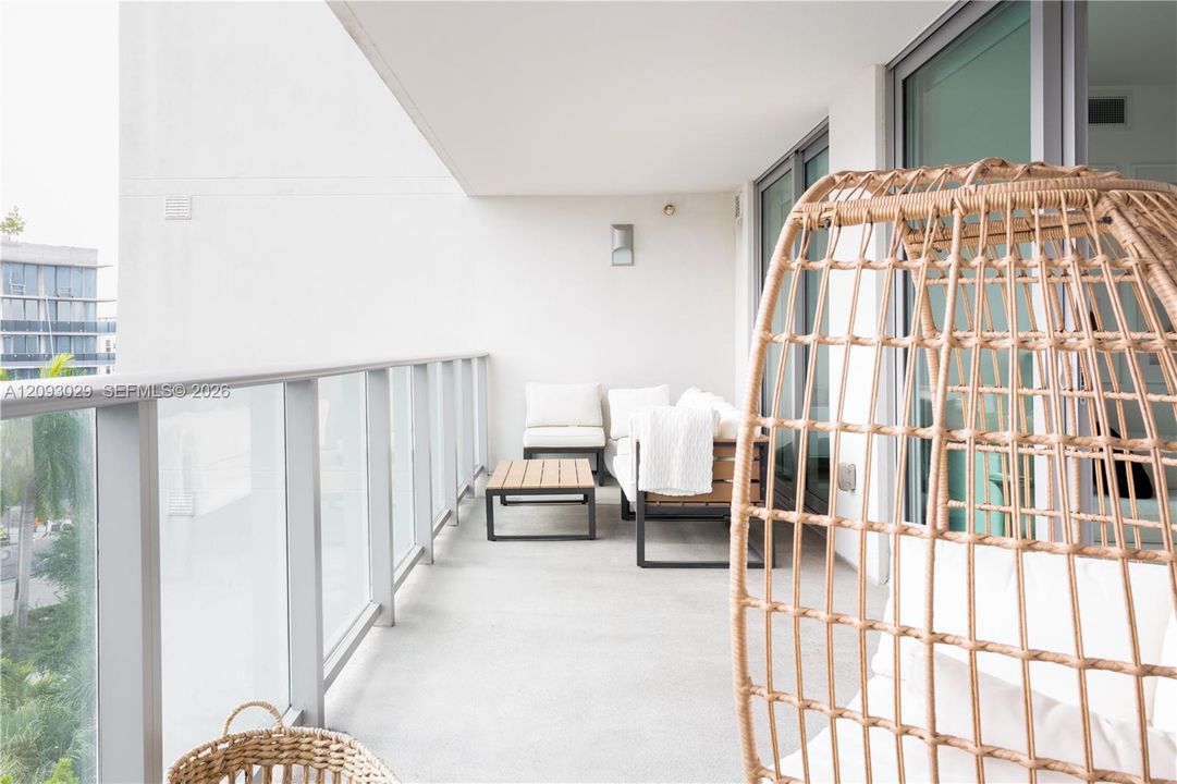 В аренду: $4,500 (2 спален, 2 ванн, 1278 Квадратных фут)