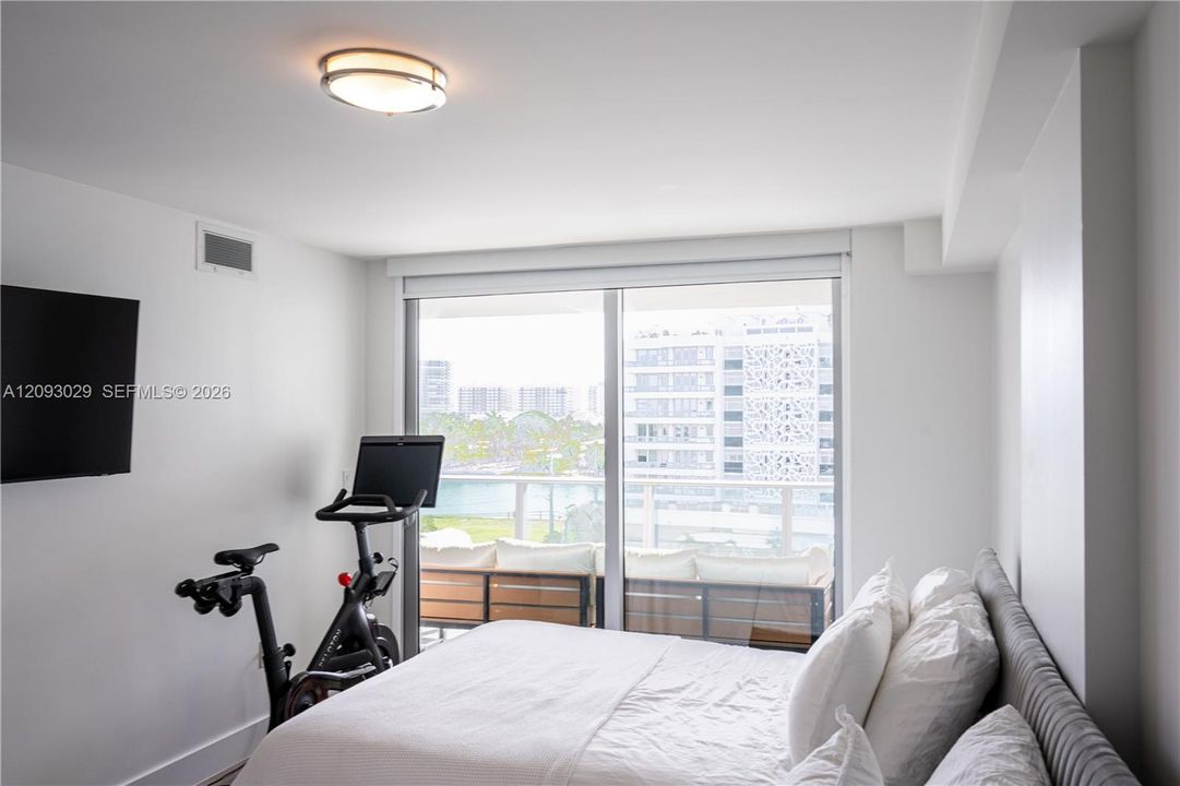 В аренду: $4,500 (2 спален, 2 ванн, 1278 Квадратных фут)