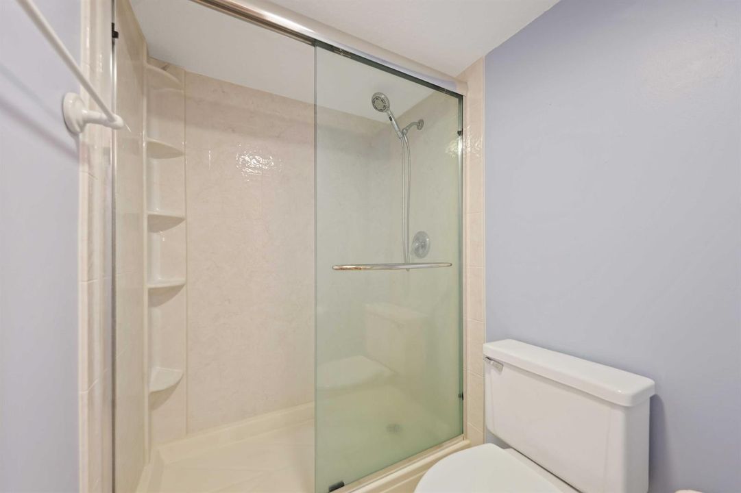 825 Center St #39D - Primary Bath(1)