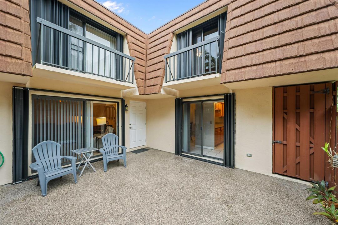 825 Center St #39D - Patio(3)