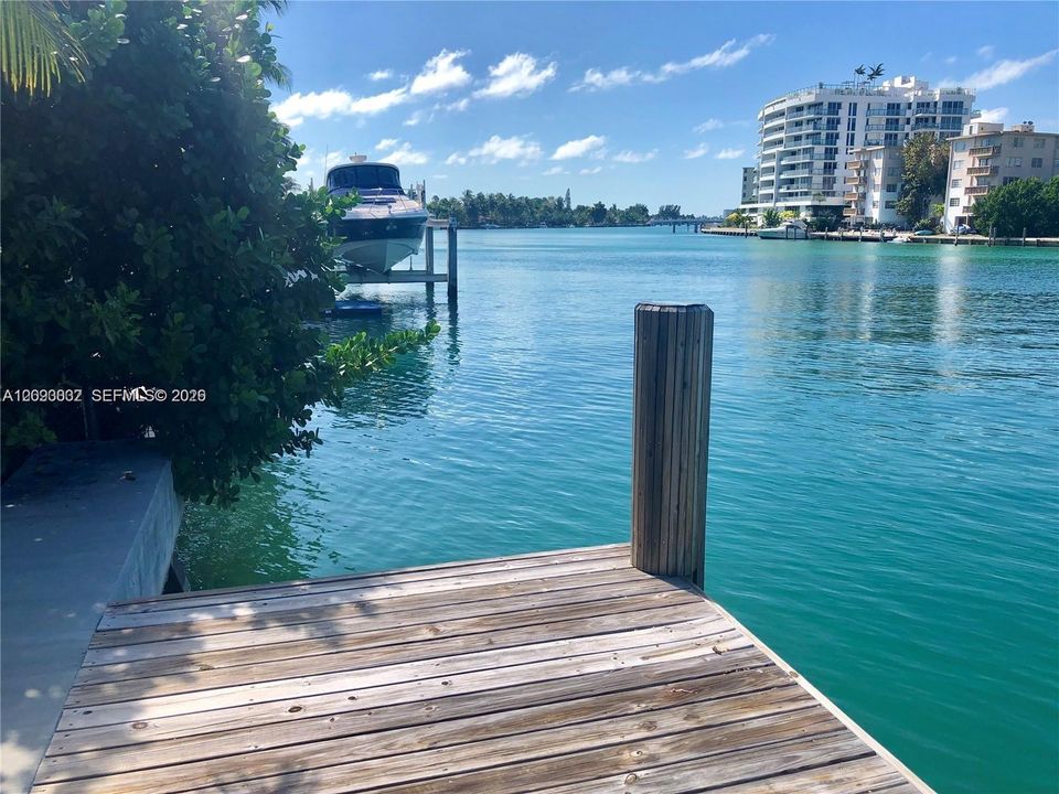En Venta: $7,000,000 (0.21 acres)