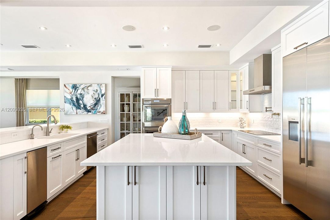 For Sale: $10,899,000 (6 beds, 5 baths, 4823 Square Feet)