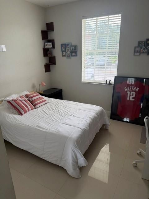 En Venta: $530,000 (3 camas, 2 baños, 1324 Pies cuadrados)