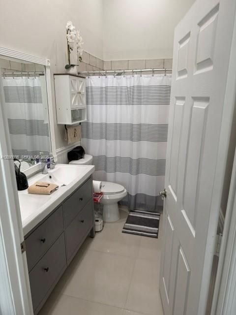 En Venta: $530,000 (3 camas, 2 baños, 1324 Pies cuadrados)