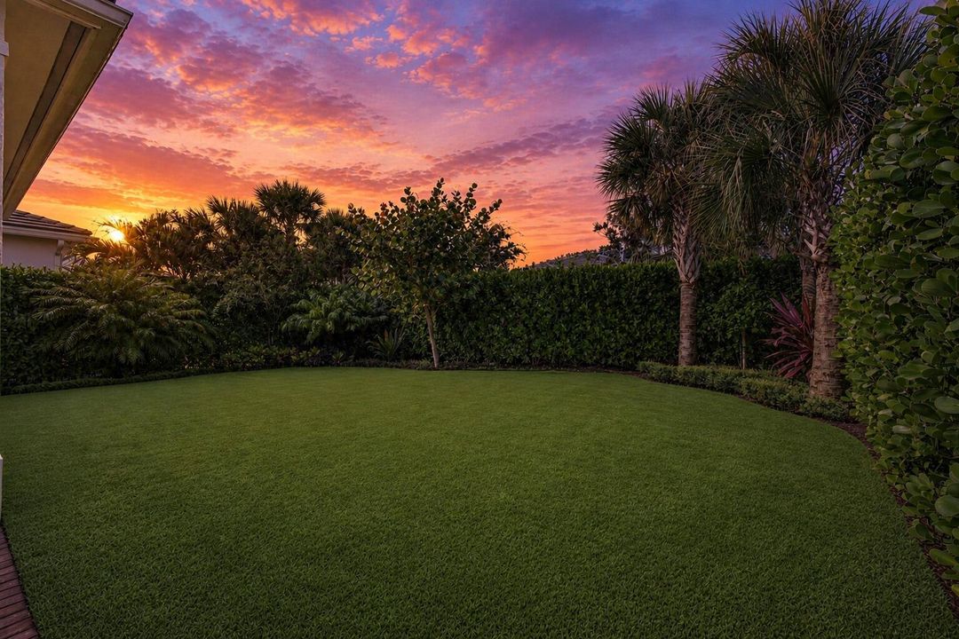 12424 Hammock backyard