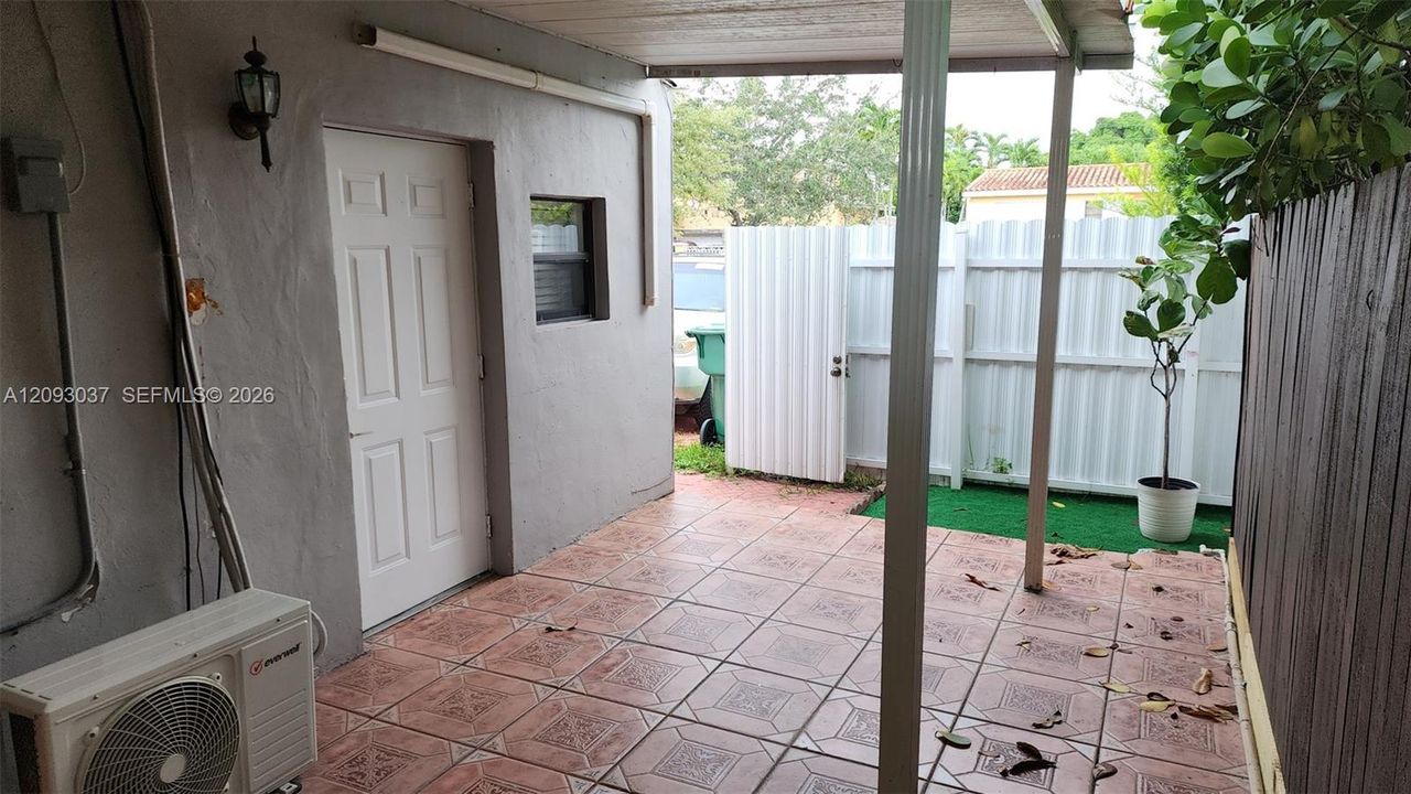 For Rent: $1,400 (0 beds, 1 baths, 400 Square Feet)