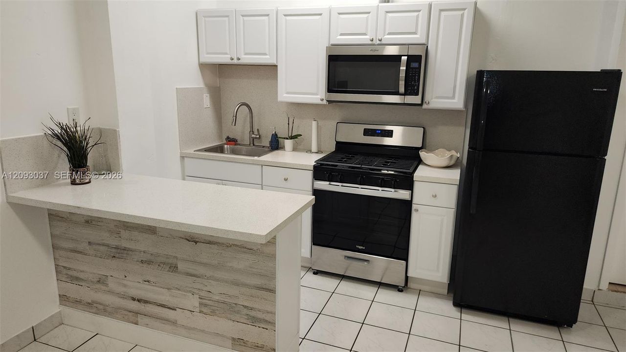 For Rent: $1,400 (0 beds, 1 baths, 400 Square Feet)